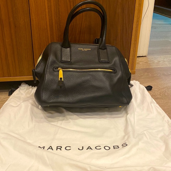 Marc Jacobs Handbags - Marc Jacobs medium incognito satchel black bnwt
